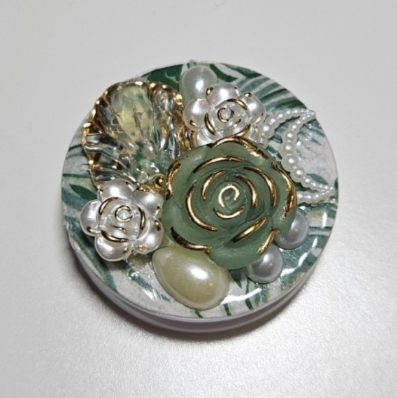 Embellished Pop Socket Green - Picture 2 of 3